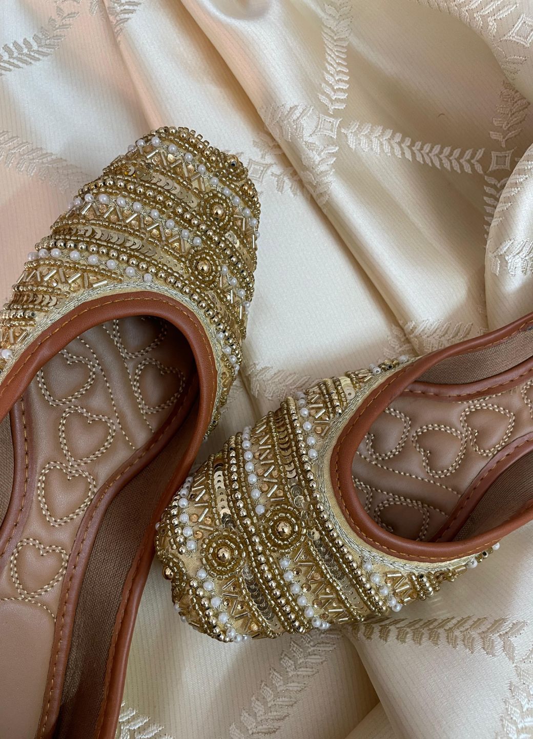 Desi Colour Women Indian Ethnic Footwear-Gold line | Grocsy