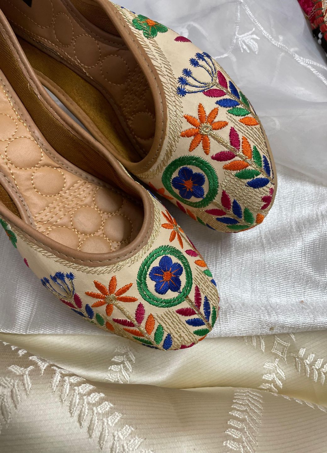 Desi Colour Women Indian Ethnic Footwear-Forest Beauty | Grocsy