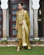 Vaasva Women's Digital Printed Tissue Suit Set With Solid Pant & Brocade Dupatta | Grocsy