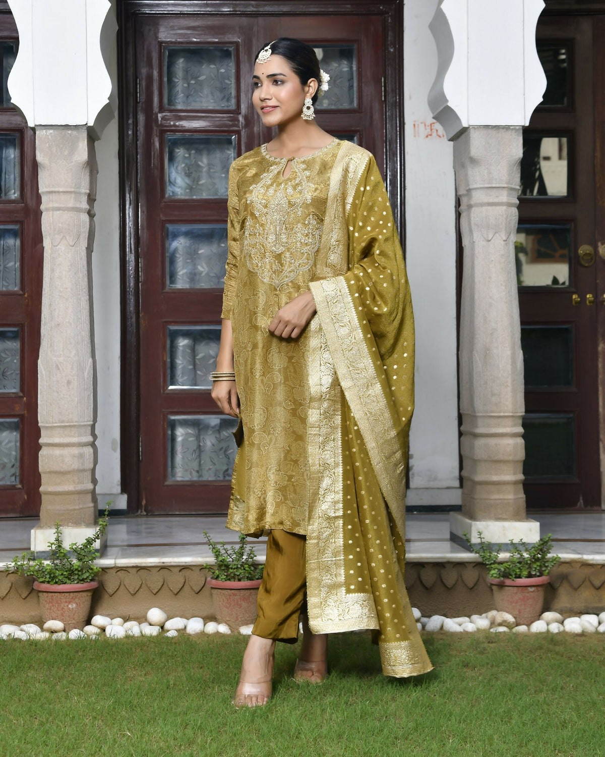 Vaasva Women's Digital Printed Tissue Suit Set With Solid Pant & Brocade Dupatta | Grocsy