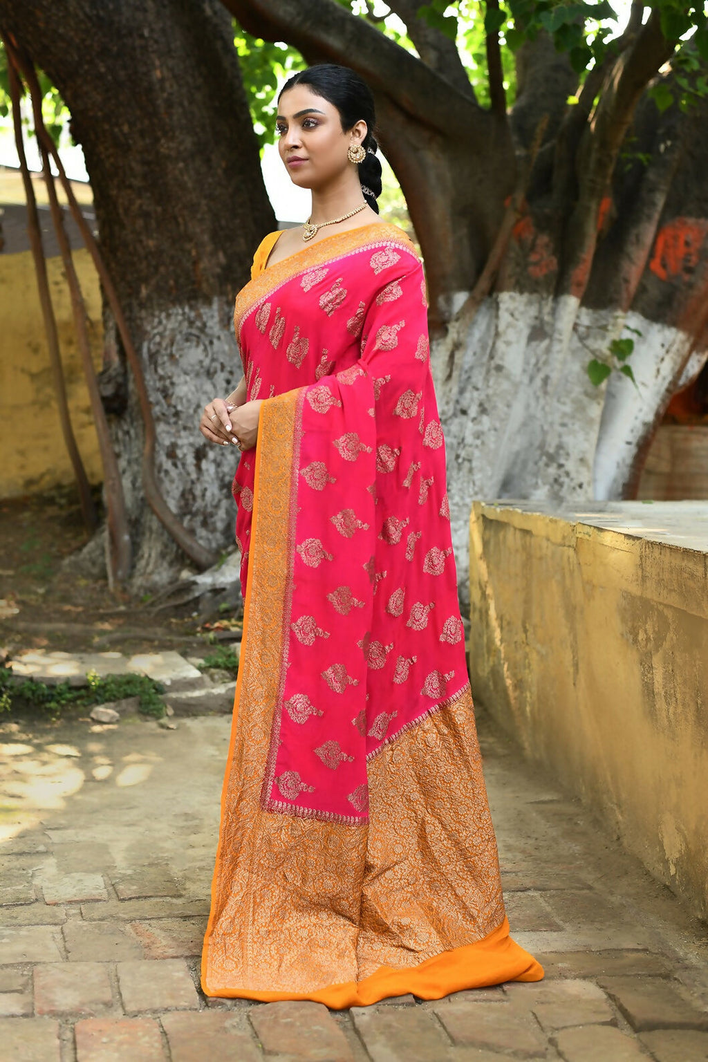 Joban Fashion Bright Pink Crepe Chiffon Pure Handloom Banarasi Silk Saree | Grocsy