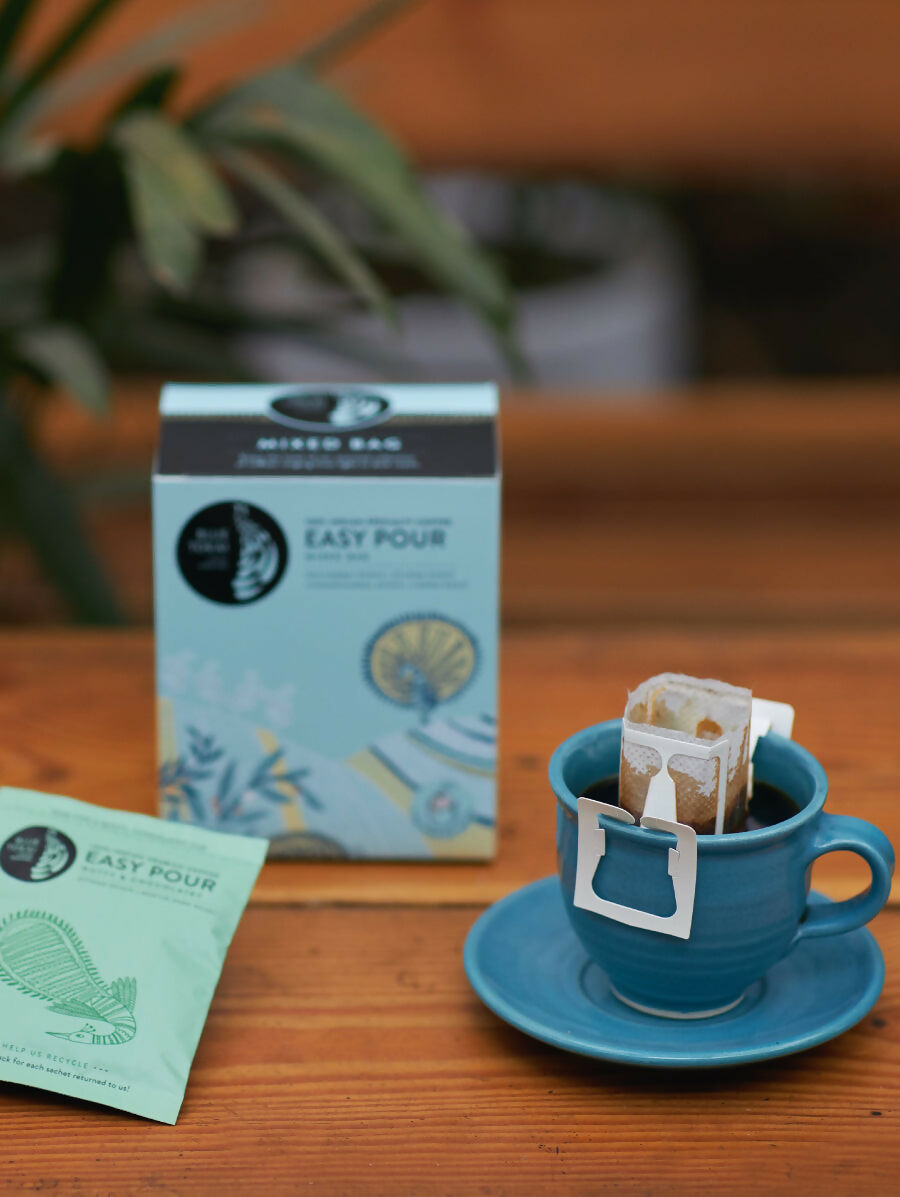 Blue Tokai Mixed Light To Dark Roasts Easy Pour Sachets | Grocsy