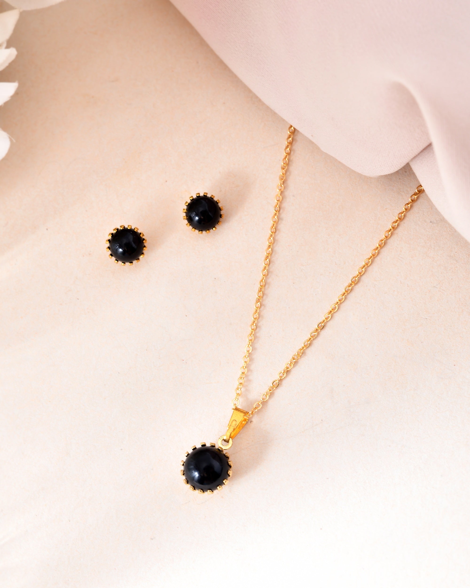 VOJ Gold Polished Stainless Steel Black Pearl Studded Chain Set | Grocsy