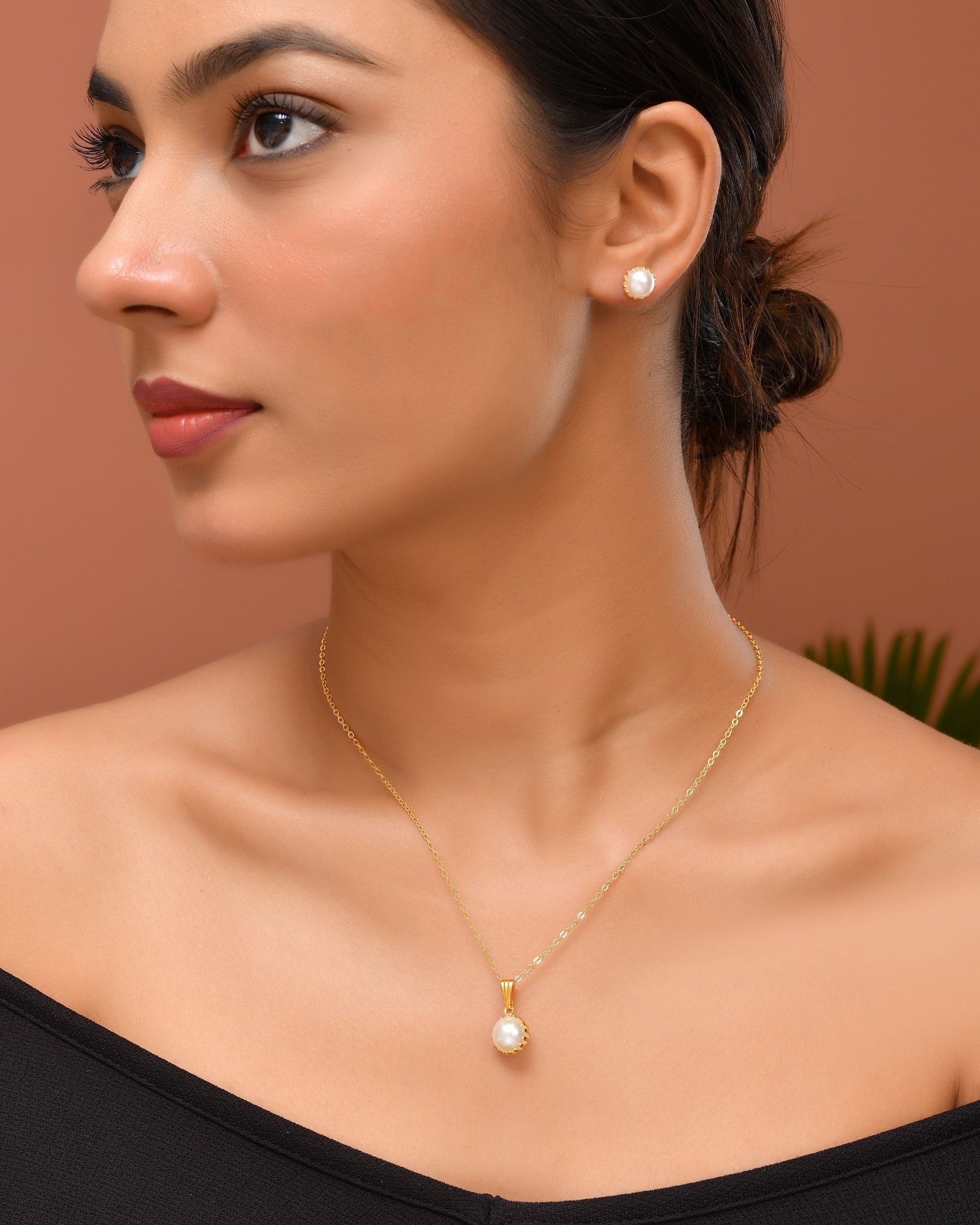 VOJ Gold Polished Stainless Steel White Pearl Studded Chain Set | Grocsy