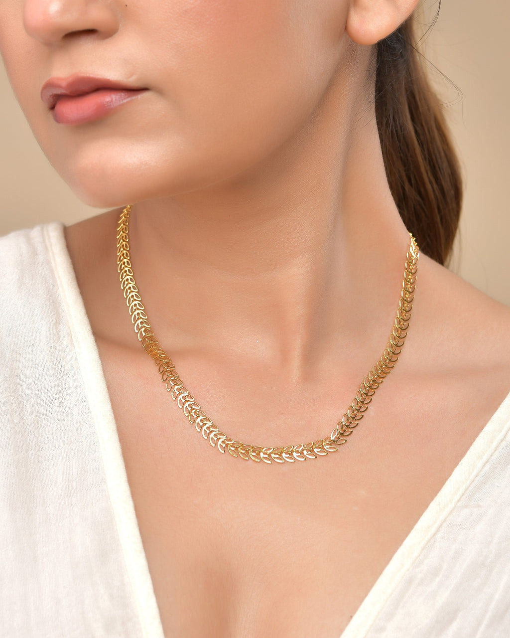 VOJ Women Gold Polished Stainless Steel Minimal Leaf Chain | Grocsy