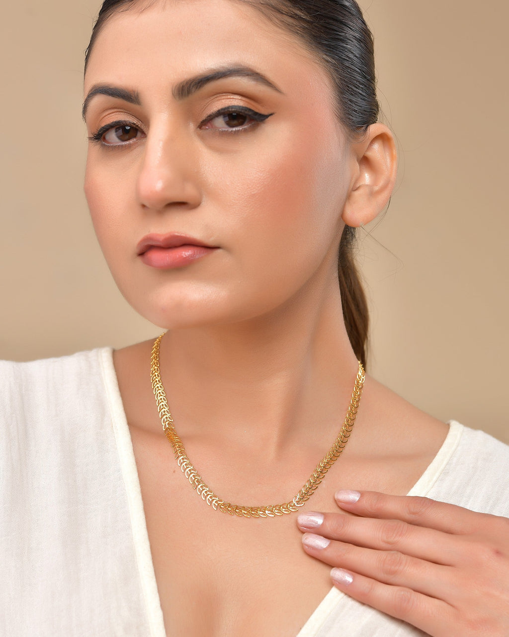 VOJ Women Gold Polished Stainless Steel Minimal Leaf Chain | Grocsy