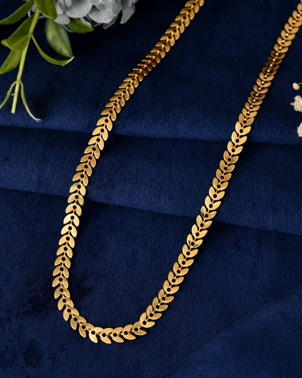 VOJ Gold Polished Filled Leaf Shaped Chain For Women | Grocsy