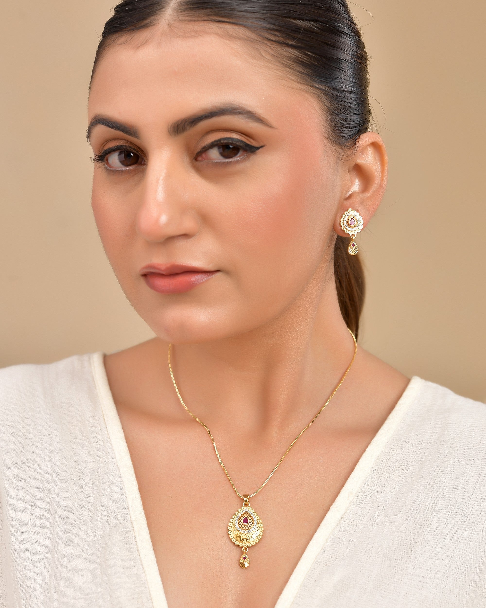 VOJ Gold Polished Teardrop Shaped Pendant With Chain Set | Grocsy