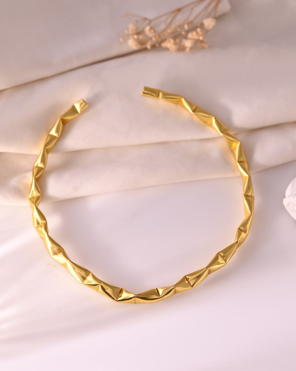 VOJ Gold Polished Anti Tarnished Designer Hasli Necklace | Grocsy