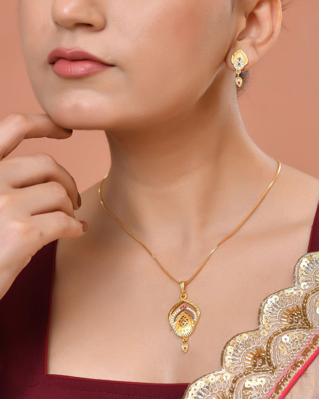 VOJ Gold Plated Teardrop Shaped Chain Set | Grocsy