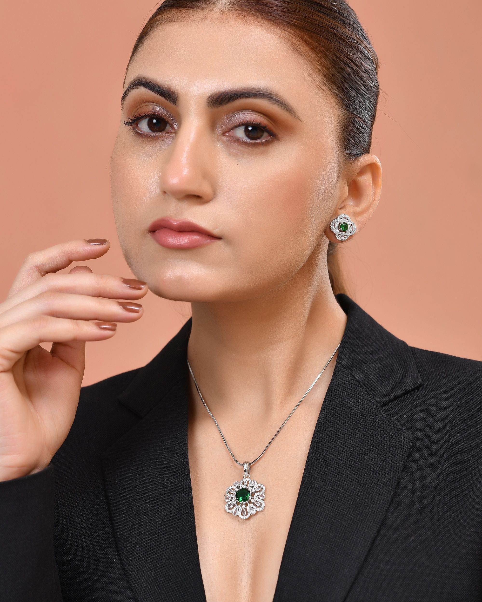 VOJ Silver Plated Floral Shaped Green Circular Ad Chain Set | Grocsy