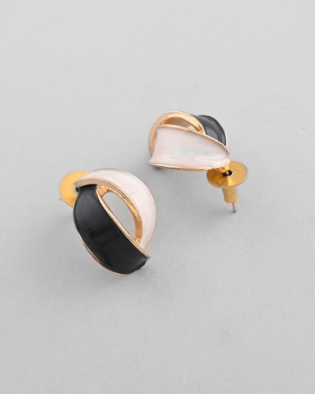 VOJ Gold-Polished Korean Style Black And White Studs Earrings