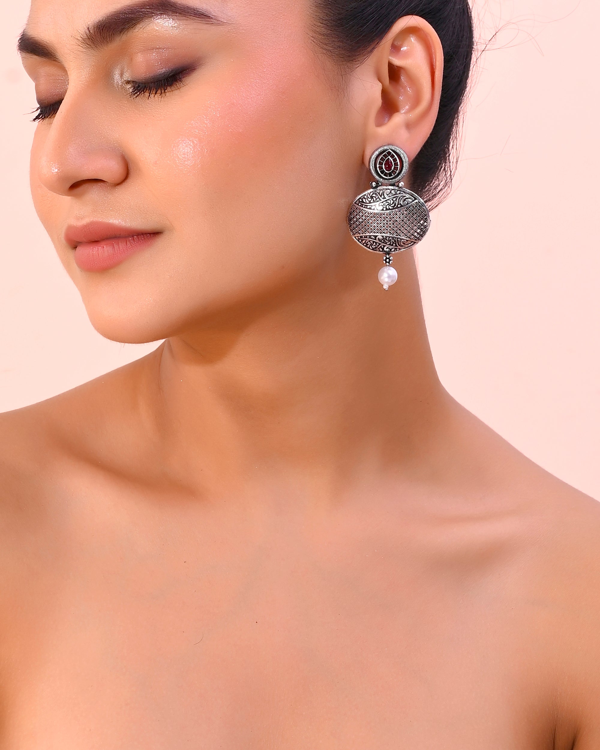 VOJ Rhodium-Plated Oxidized Contemporary With Pearl Earrings | Grocsy