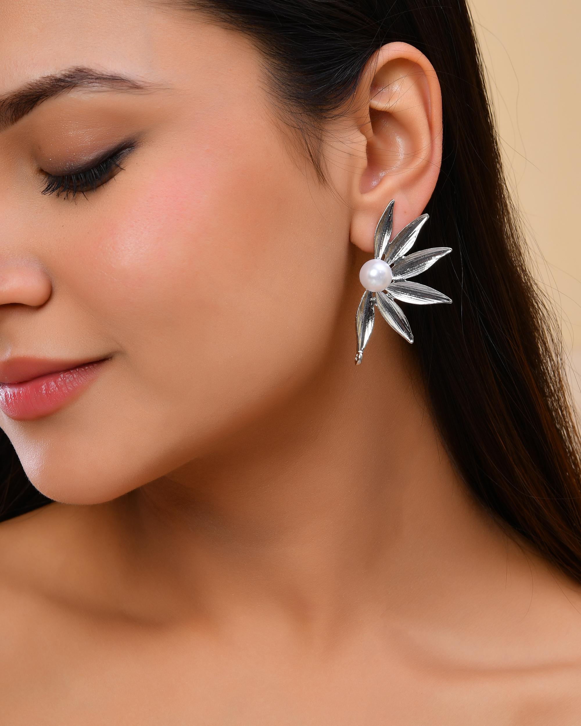 VOJ Silver Plated Stainless Steel Pearl Flower Shaped Studs