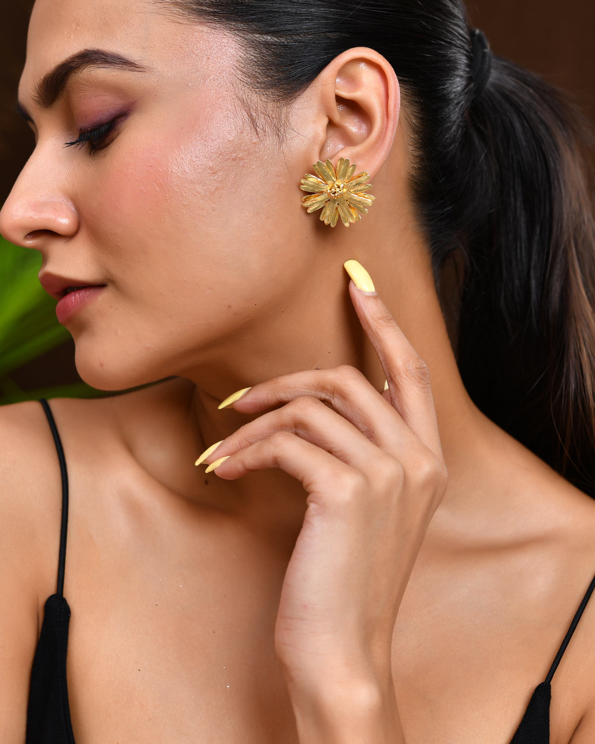 VOJ Gold Polished Anti Tarnish Elegent Floral Shaped Stud Earrings