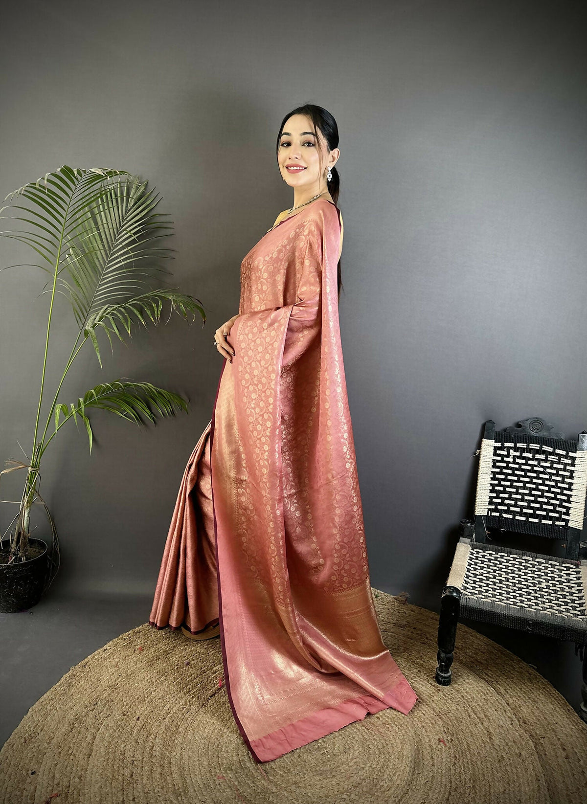 Joban Fashion Dusty Pink  Floral & Paisley Motifs Soft Satin Silk Banarasi Saree | Grocsy