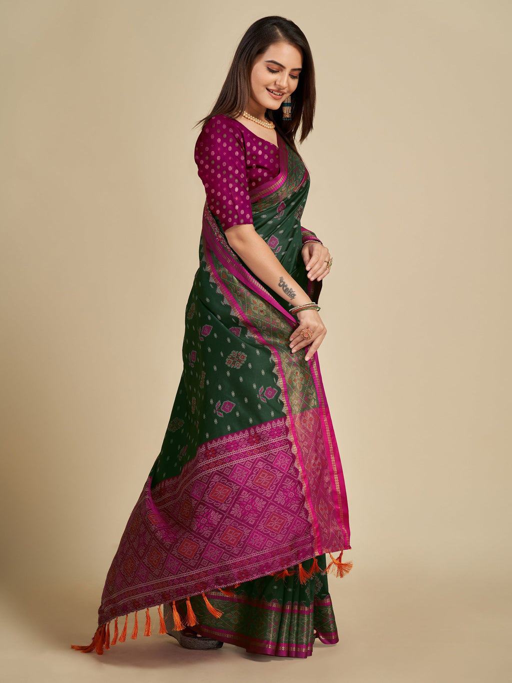Vedant Vastram Bottle Green Color Kanjeevaram Silk Saree - Bottle Green | Grocsy