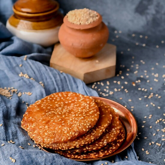 Vellanki Foods Ariselu (Oil) | Andhra Style Sweet Ariselu | Authentic South Indian Sweets | Grocsy
