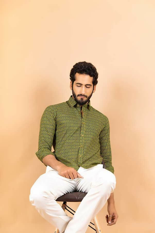 Miravan Men's Pure Cotton Green Geomatric Printed Full Sleeve Slim Fit Shirt | Grocsy