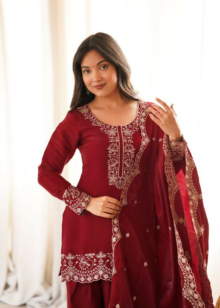 Teeya Creation Deep Red Silk Embroidered Kurta Salwar Suit Set With Scalloped Dupatta | Grocsy