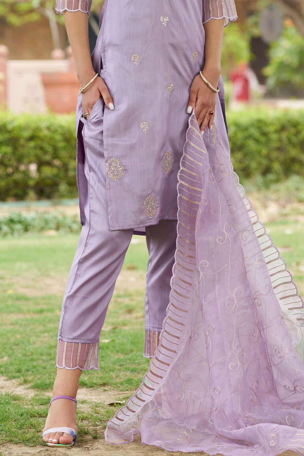 Vellora Lavender Silk Blend Ethnic Salwar Suit with Fine Embroidery | Grocsy