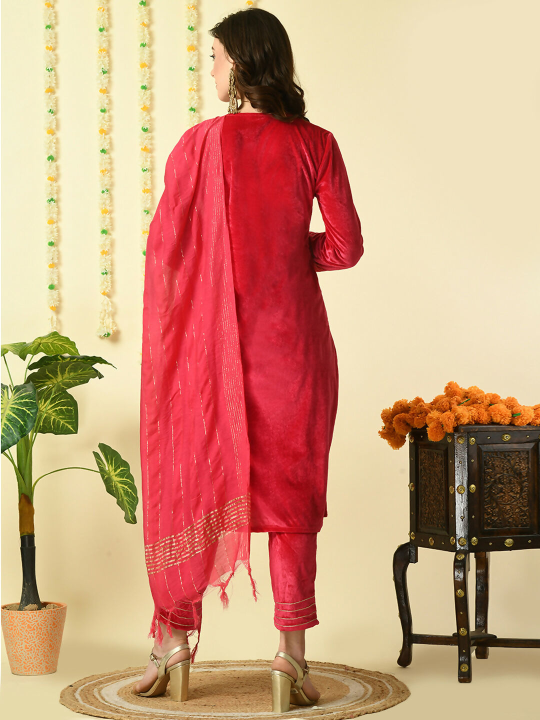 Myshka Women's Pink Velvet Kurta & Trousers With Dupatta Party Sets | Grocsy