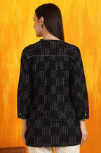 W for Woman Black Ikkat Yarn Dyed Pure Cotton Straight Tunic | Grocsy