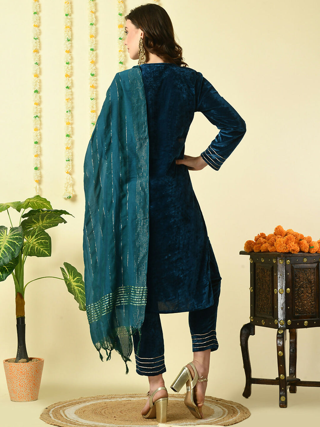 Myshka Women's Teal Velvet Kurta & Trousers With Dupatta Party Sets | Grocsy