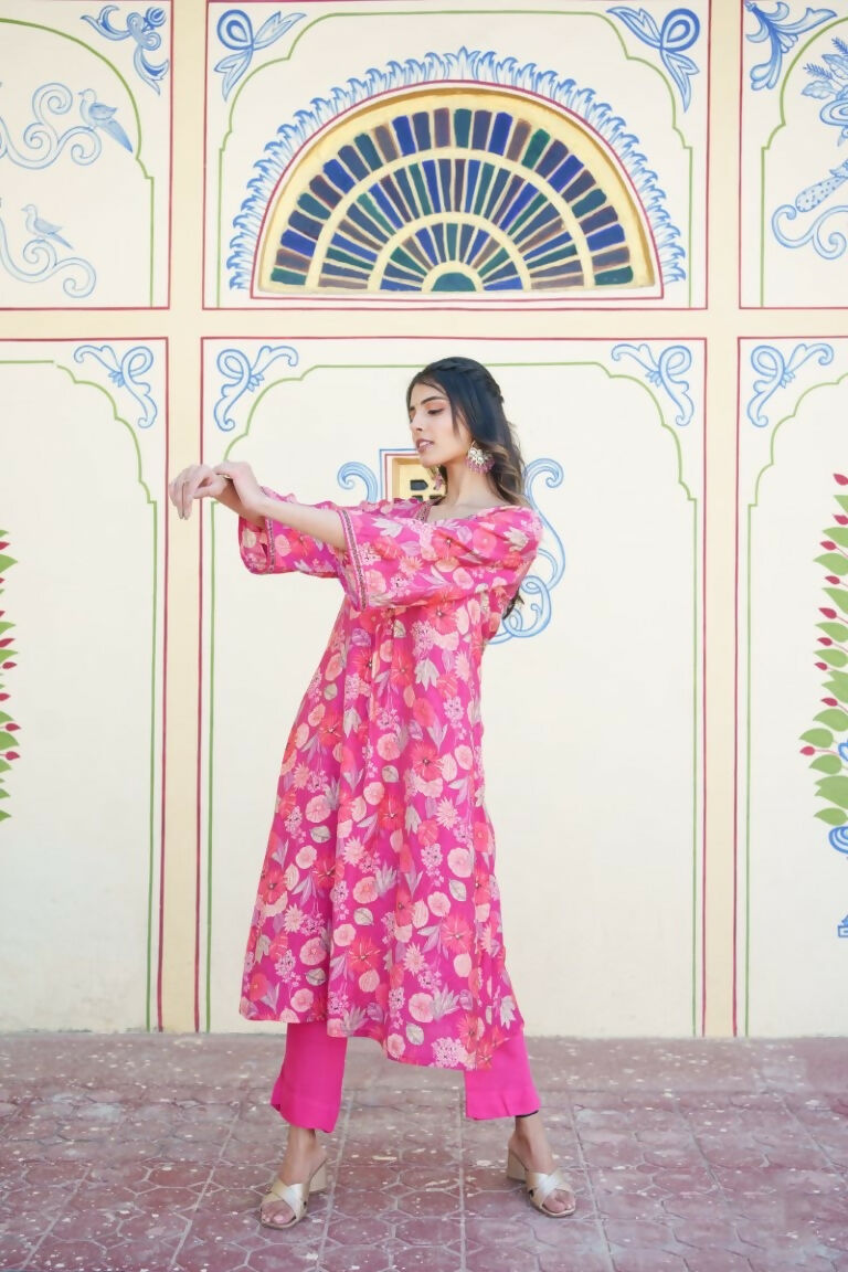 Vaasva Women Pink Muslin Pleated Kurta & Pant Clothing Set | Grocsy