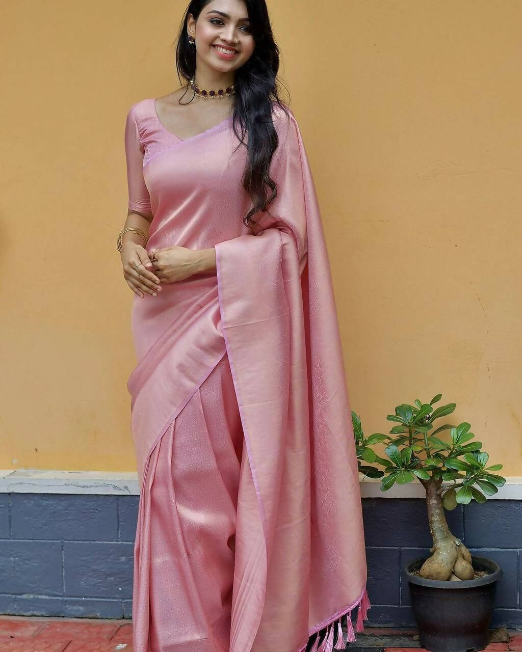 DEIANA'S Beautiful Designer Golden zari Soft Lichi Silk Saree - Pink | Grocsy
