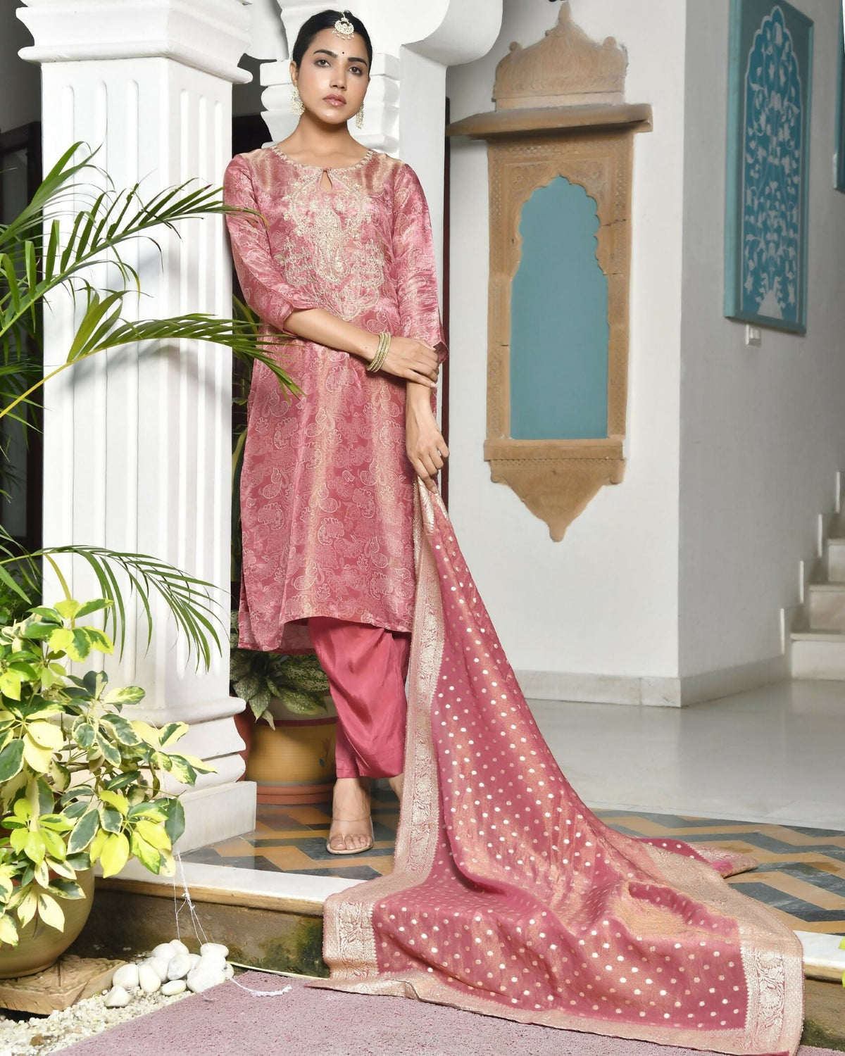 Vaasva Women's Digital Printed Tissue Suit Set With Solid Pant & Brocade Dupatta | Grocsy