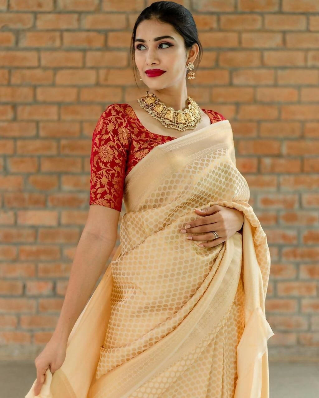DEIANA'S Beautiful Designer Golden zari Soft Lichi Silk Saree - Cream | Grocsy