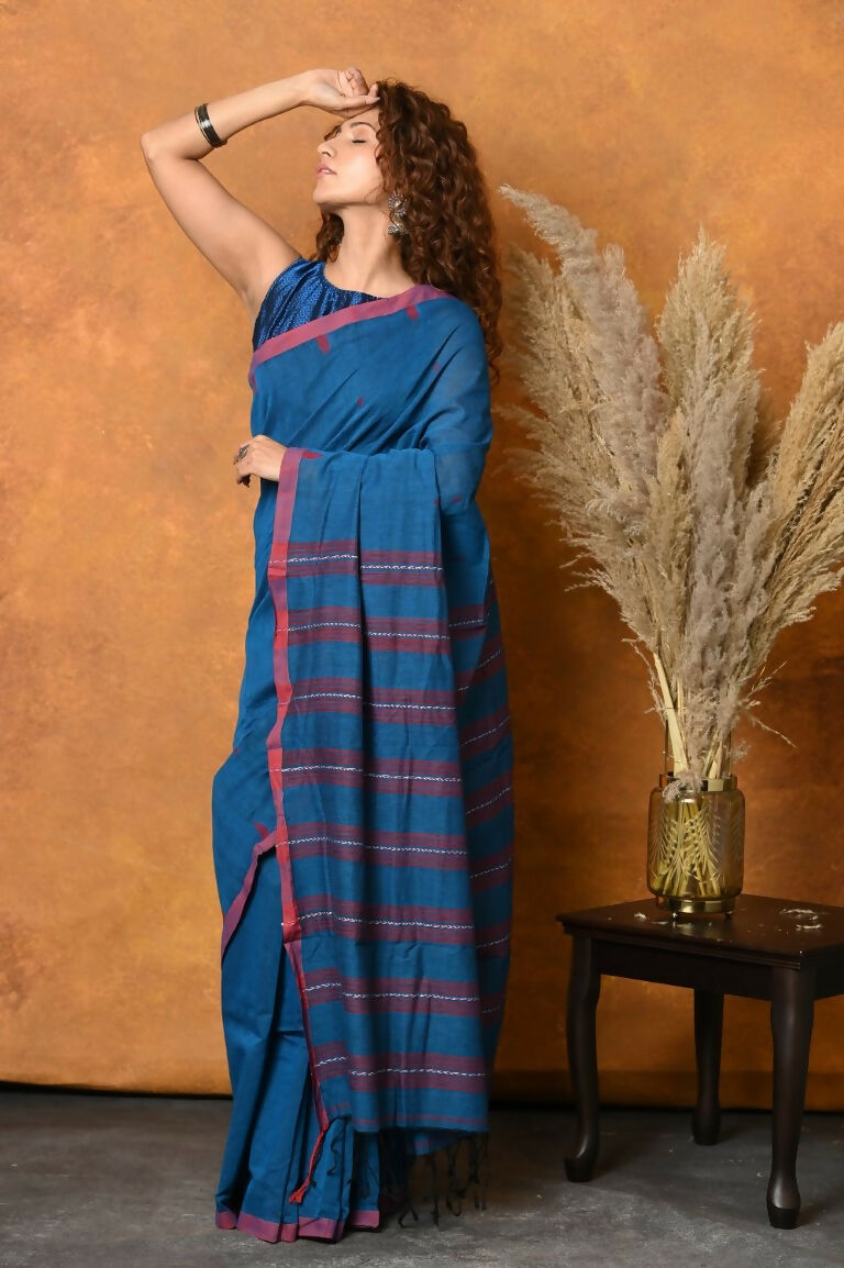 Very Much Indian Handloom Pure Cotton Saree With Sleek Border - Daisy Blue | Grocsy