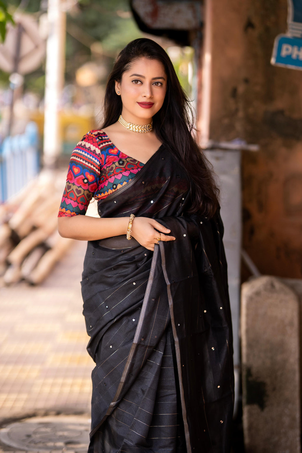 Black Pure Linen Ethnic Motifs Saree with Unstitched Blouse - A2M | Grocsy