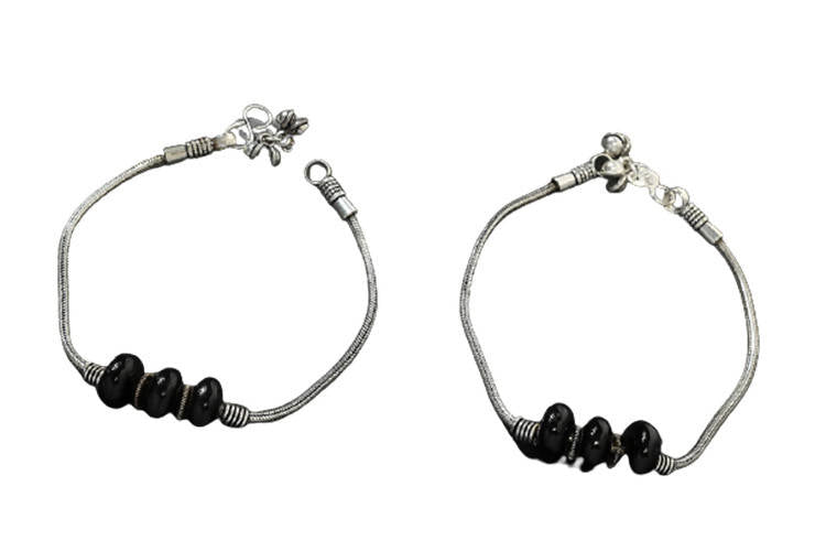 Mominos Fashion Kamal Johar Oxidised Plain Silver With Black Beads Anklets | Grocsy