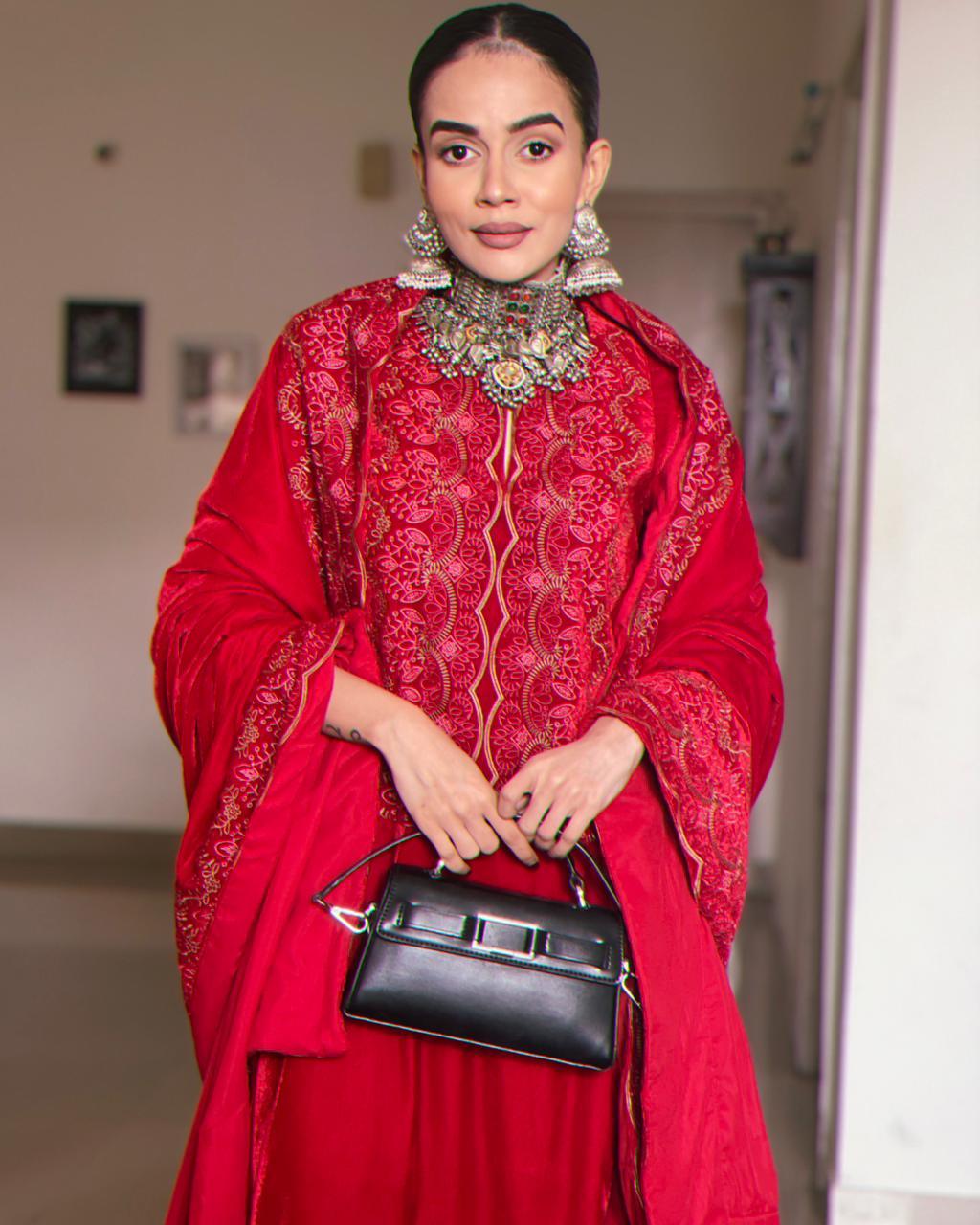 trueBrowns Red Velvet Embroidered Slit Kurta | Grocsy