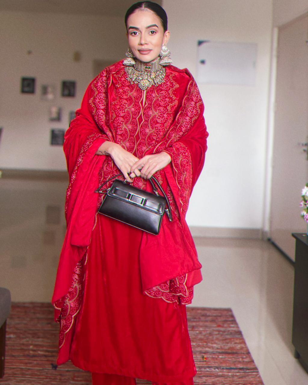 trueBrowns Red Velvet Embroidered Slit Kurta | Grocsy