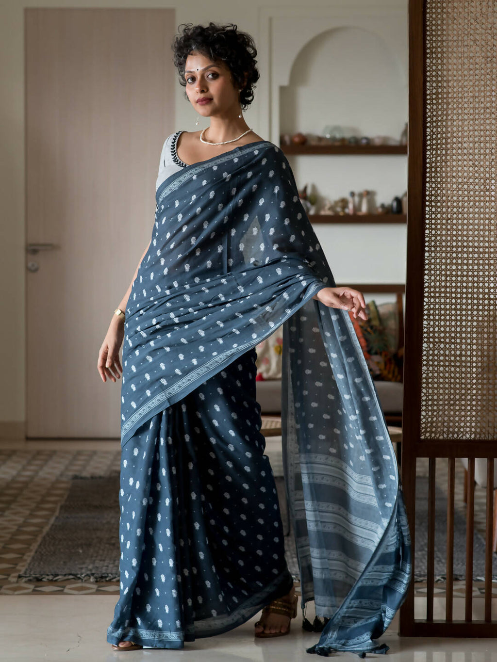 Suta Navy Blue Woven Design Pure Cotton Saree | Grocsy
