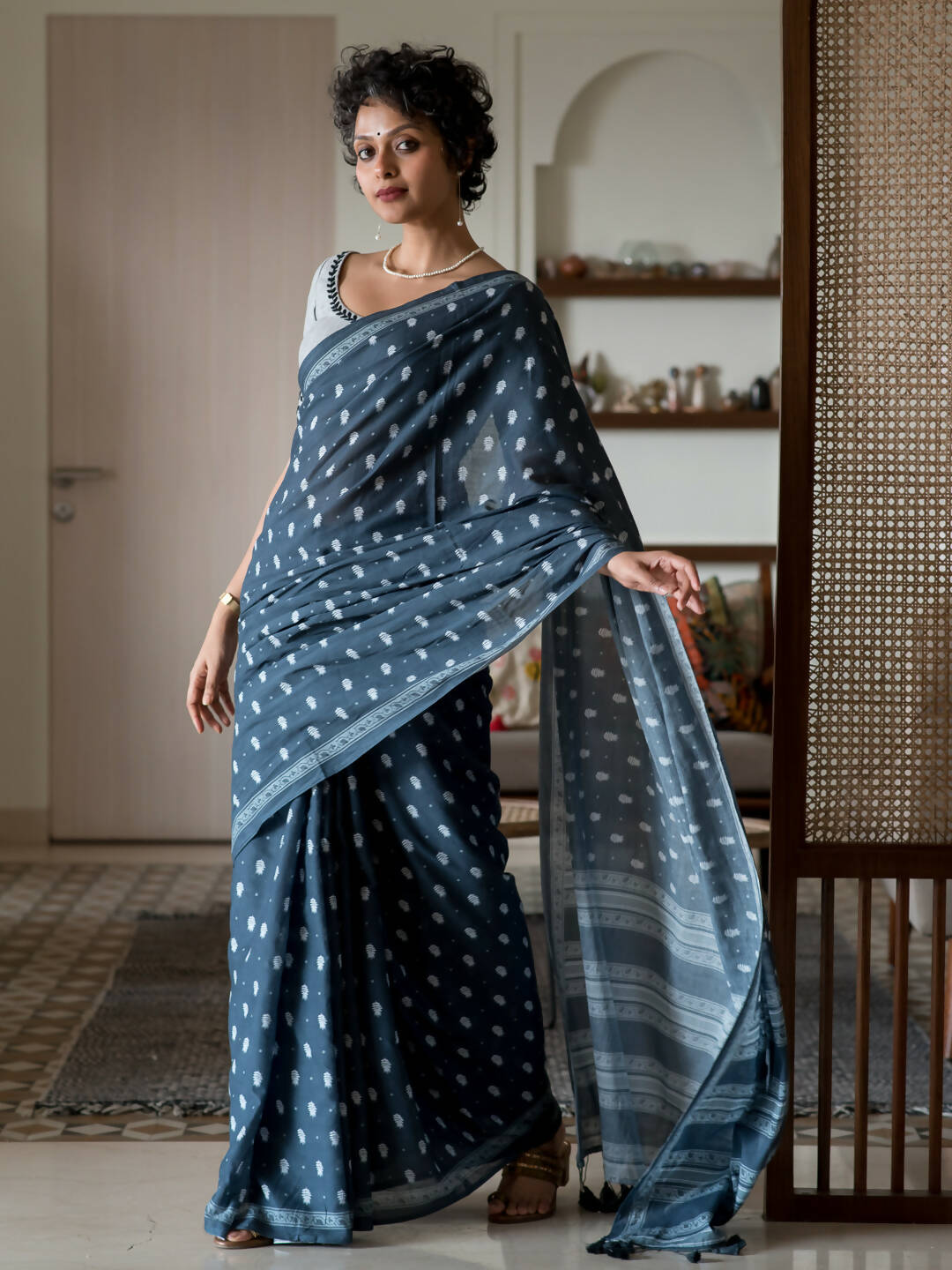 Suta Navy Blue Woven Design Pure Cotton Saree | Grocsy