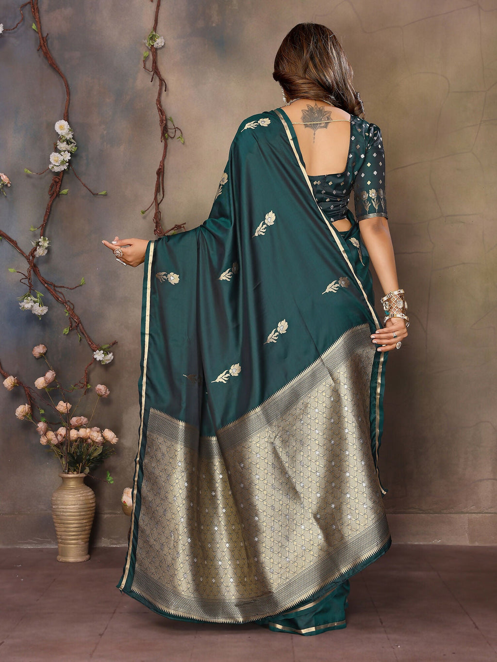 Joban Fashion Dark Green Floral & Botanical Motifs Satin Silk Banarasi Silk Saree | Grocsy