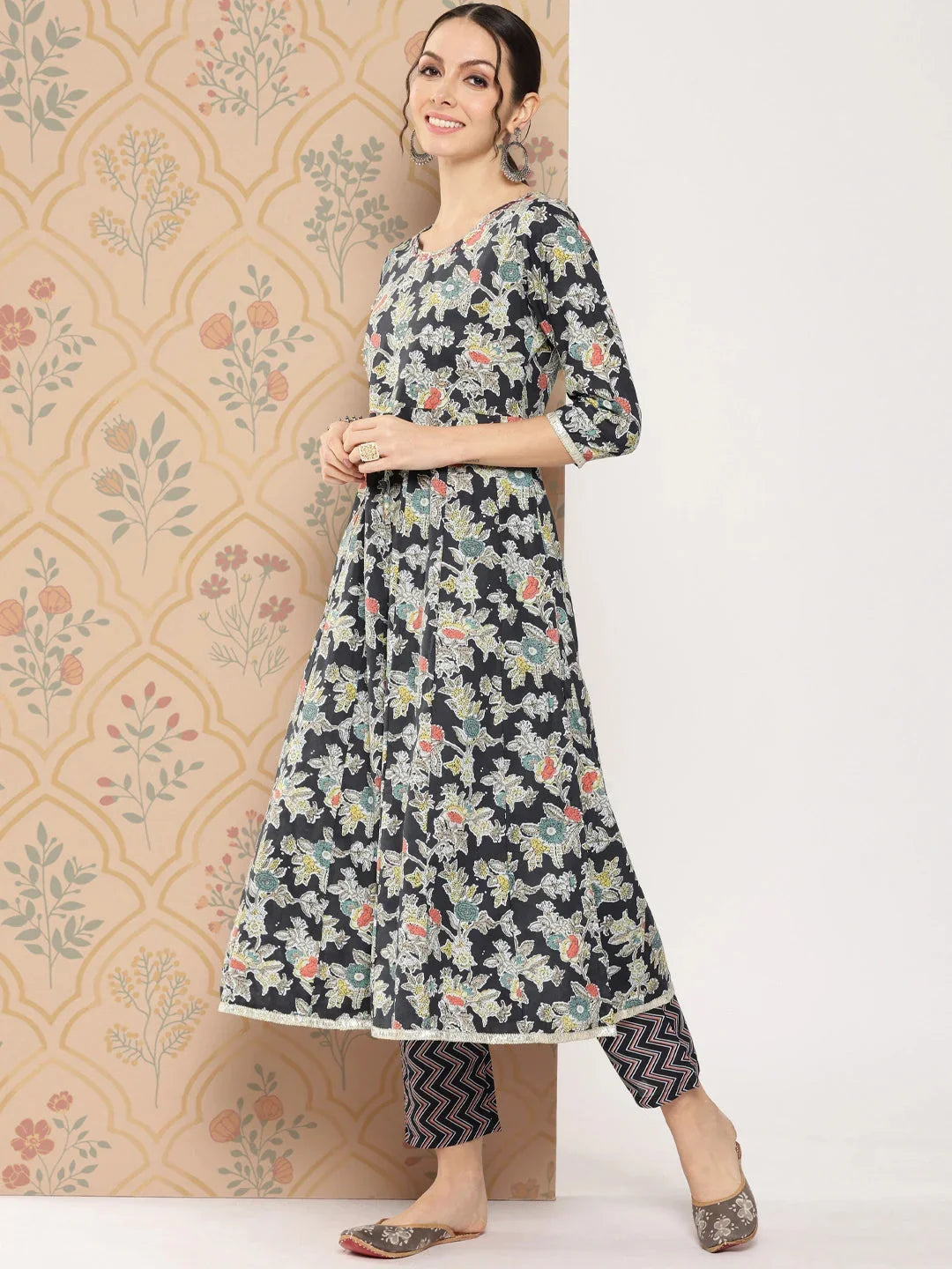Yufta Women Floral Printed Regular Pure Cotton Kurta with Trousers & With Dupatta | Grocsy