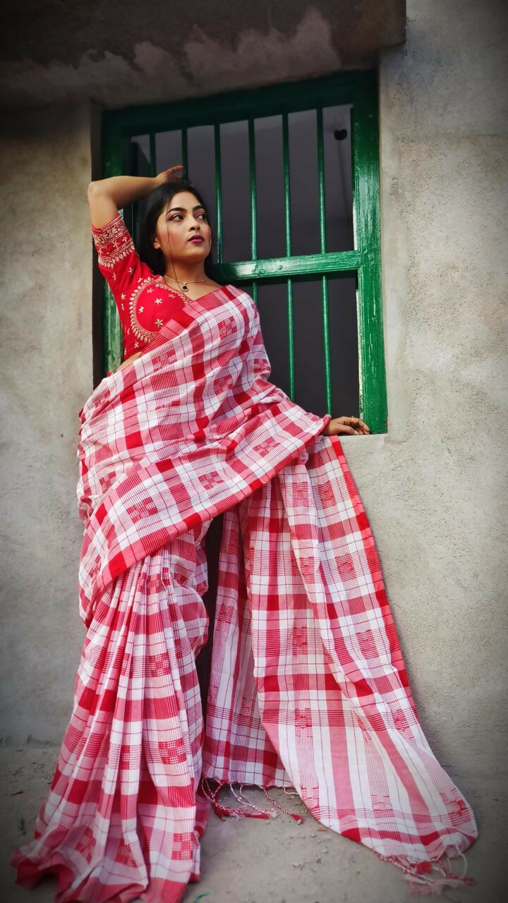 Exclusive Collection Beautiful Check Red Pure Cotton Woven Handloom Saree With Running Blouse Piece | Grocsy