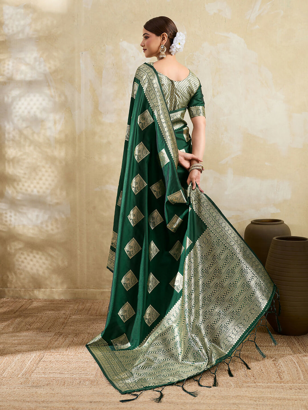 Shree Shyam Fashion Dark Green Silk Blend Saree | Grocsy