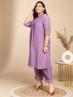 Janasya Pleated Muslin Lavender Embroidered V-Neck with Band Collar Kurta & Bottom | Grocsy
