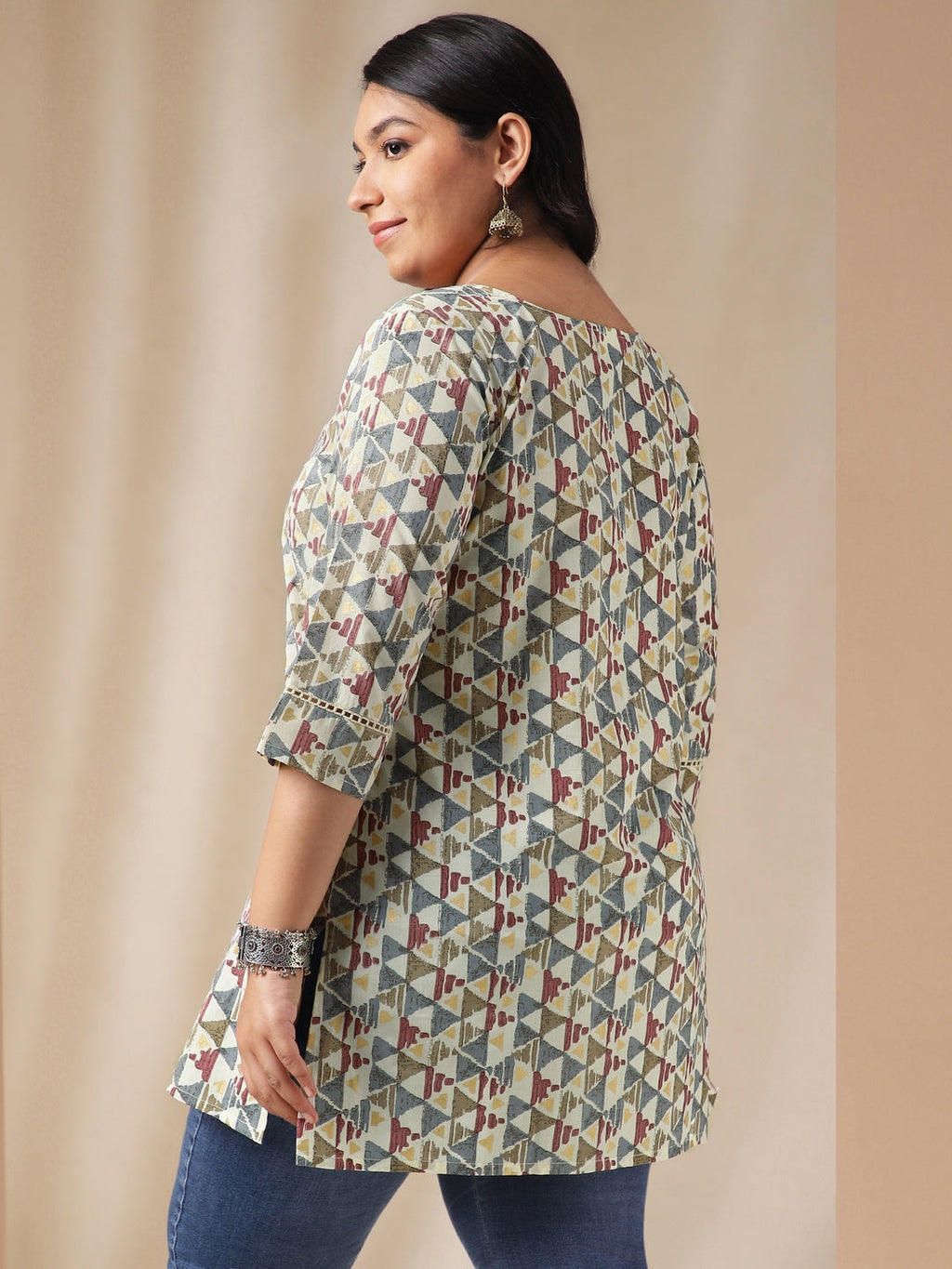 Janasya Regular Cambric Off White Gemometric Round Neck Tunic | Grocsy