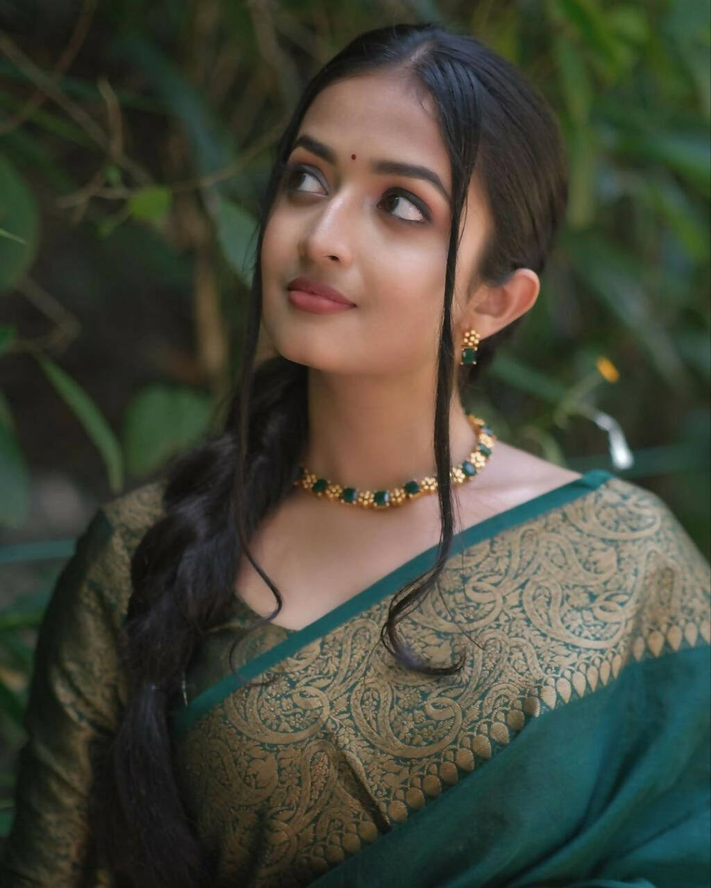 DEIANA'S Beautiful Designer Golden zari Soft Lichi Silk Saree - B Green | Grocsy