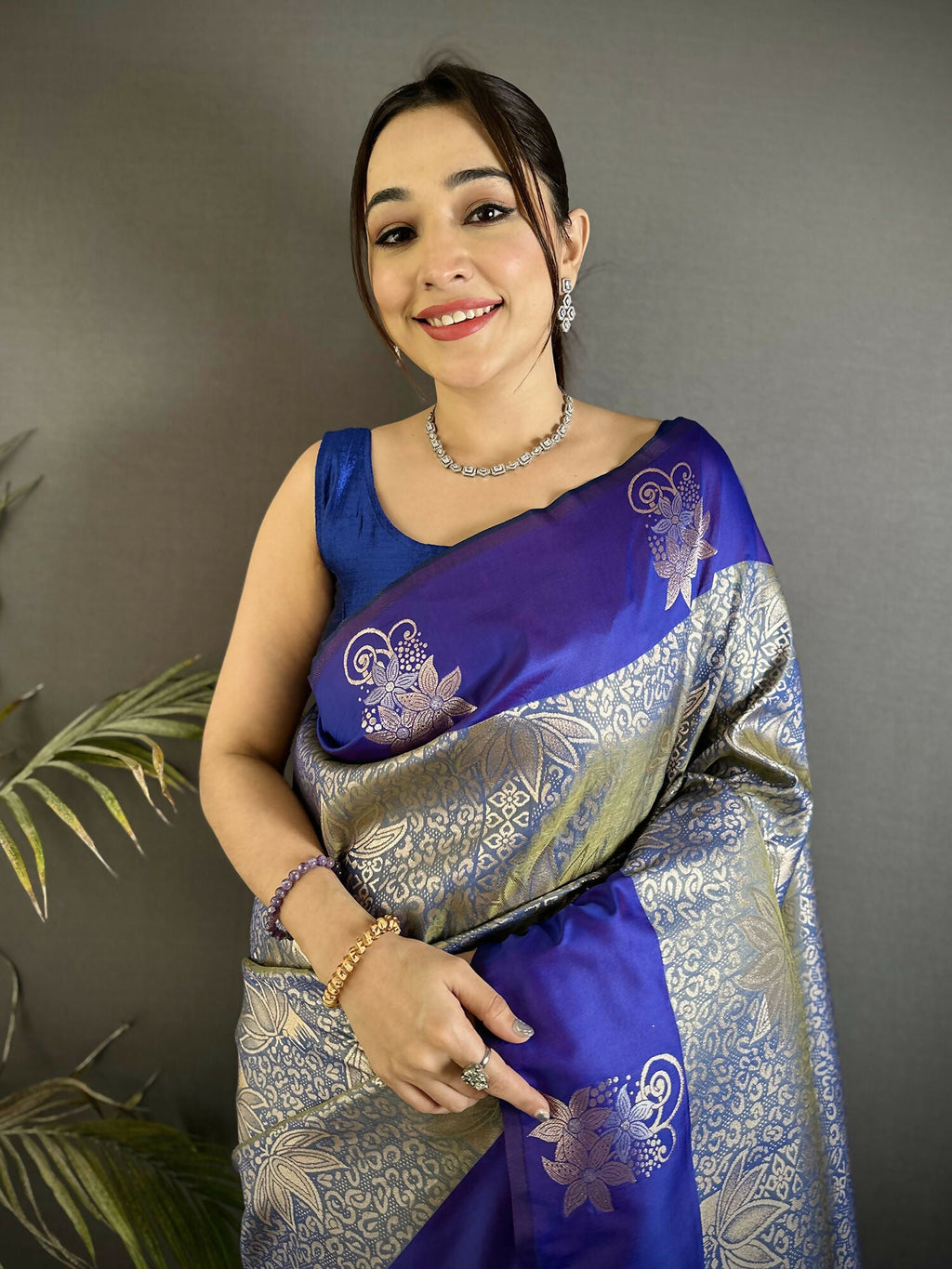 Joban Fashion Grey Intricate Zari Weaving Soft Silk Dharmavaram Saree | Grocsy