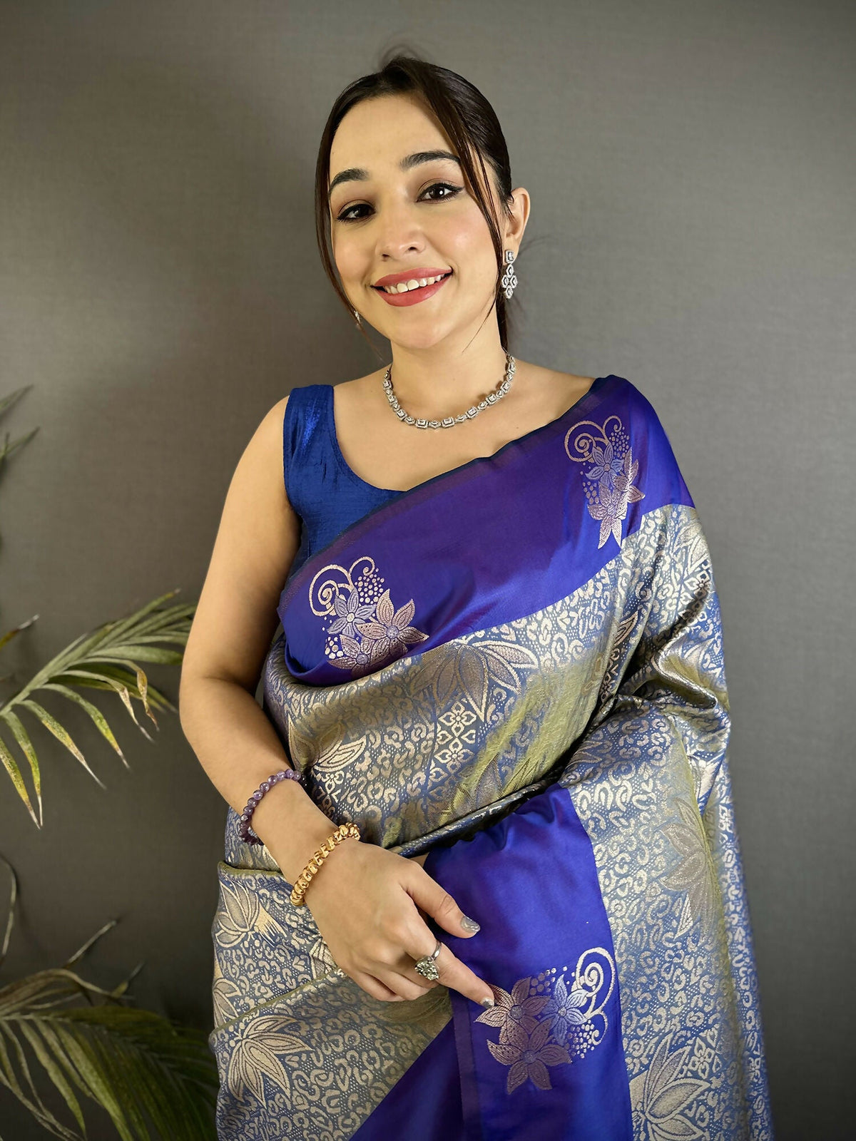Joban Fashion Grey Intricate Zari Weaving Soft Silk Dharmavaram Saree | Grocsy