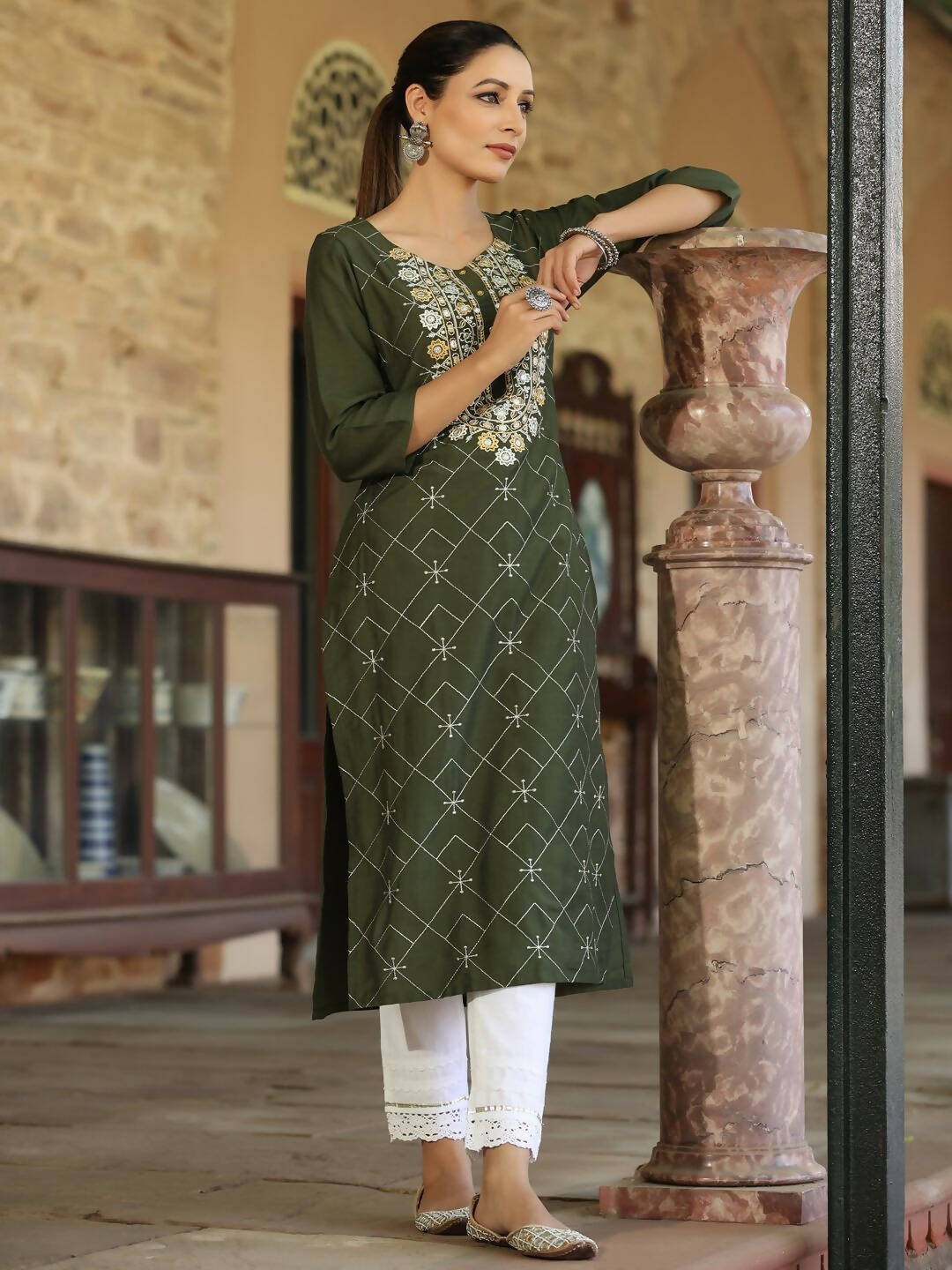 Juniper Women's Green Chinnon Printed Kurta | Grocsy