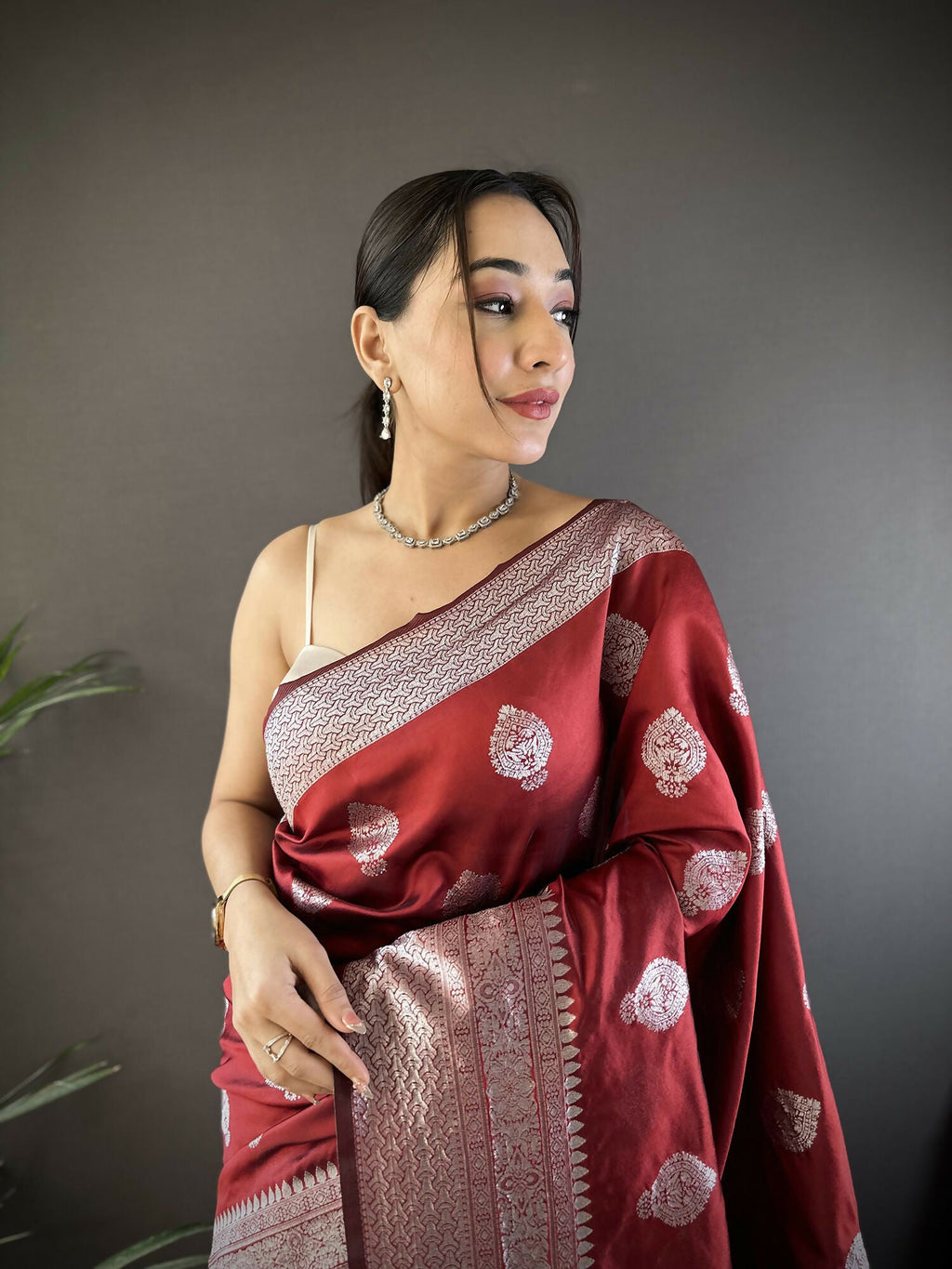 Joban Fashion Maroon Floral Motifs Soft Silk Banarasi Saree | Grocsy